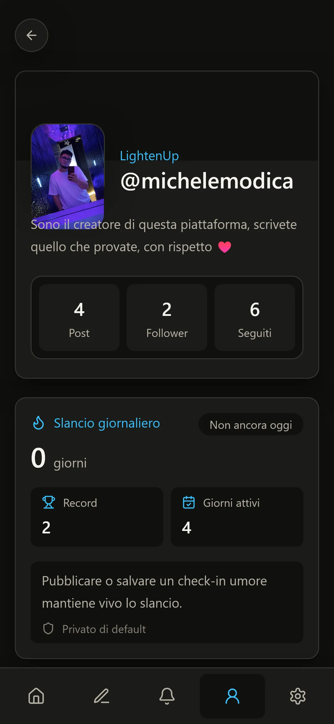 Lo stesso profilo su telefono, in tema scuro